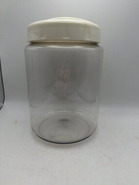 Rubbermaid Round Food Storage Container D Twist Lid 4.75"Diameter x 7"H EUC
